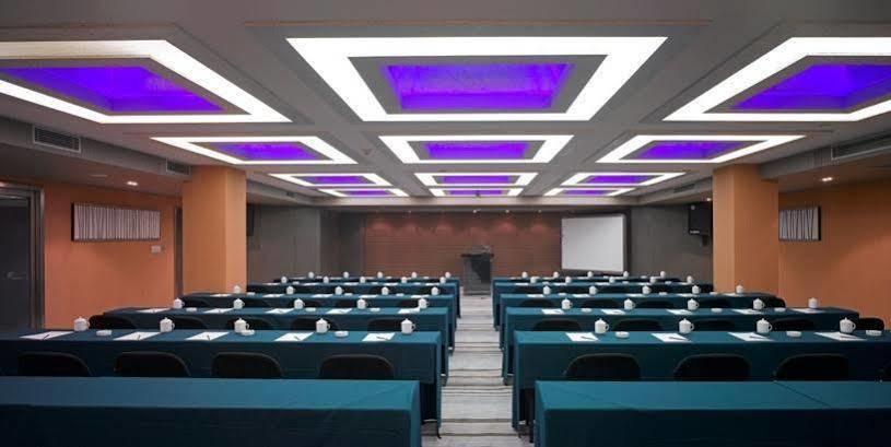 Logosun Hotel Ухан Екстериор снимка