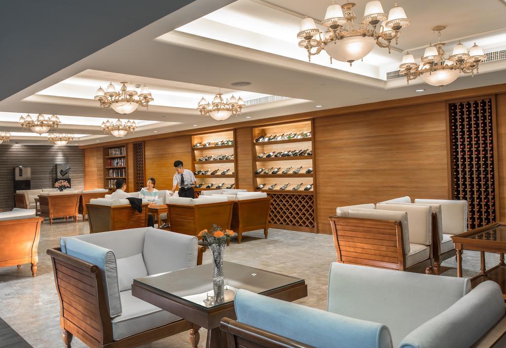 Logosun Hotel Ухан Екстериор снимка